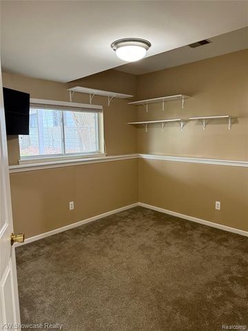 2365 Hartford Avenue, Waterford, MI 48327