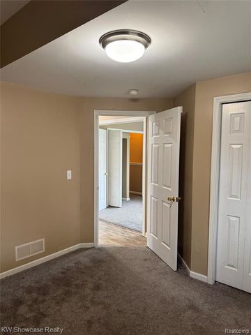 2365 Hartford Avenue, Waterford, MI 48327