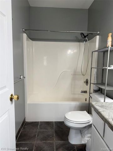 2365 Hartford Avenue, Waterford, MI 48327