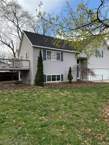 2365 Hartford Avenue, Waterford, MI 48327