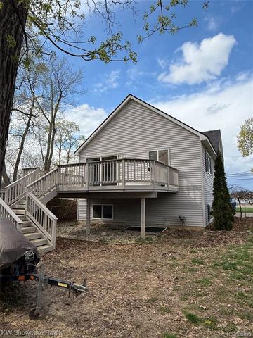 2365 Hartford Avenue, Waterford, MI 48327