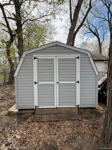 2365 Hartford Avenue, Waterford, MI 48327