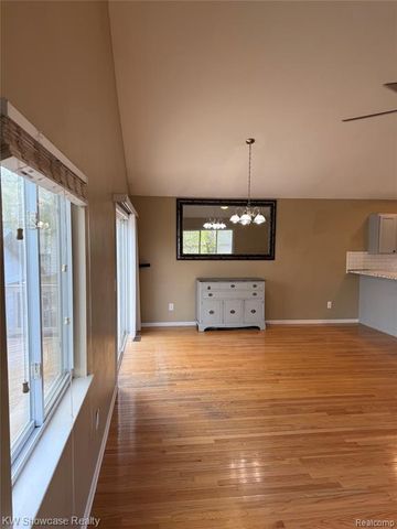 2365 Hartford Avenue, Waterford, MI 48327