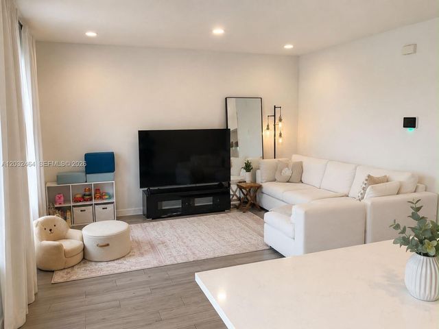 791 SE 18th St 791, Homestead, FL 33034