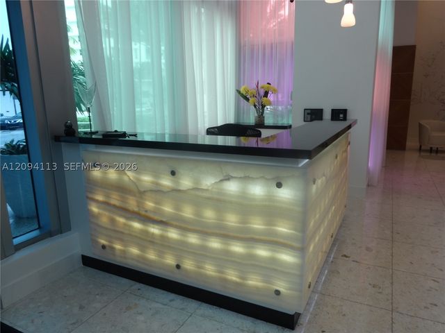 3801 Collins Ave 1806, Miami Beach, FL 33140