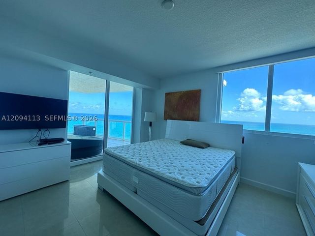 3801 Collins Ave 1806, Miami Beach, FL 33140