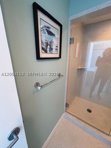 3801 Collins Ave 1806, Miami Beach, FL 33140