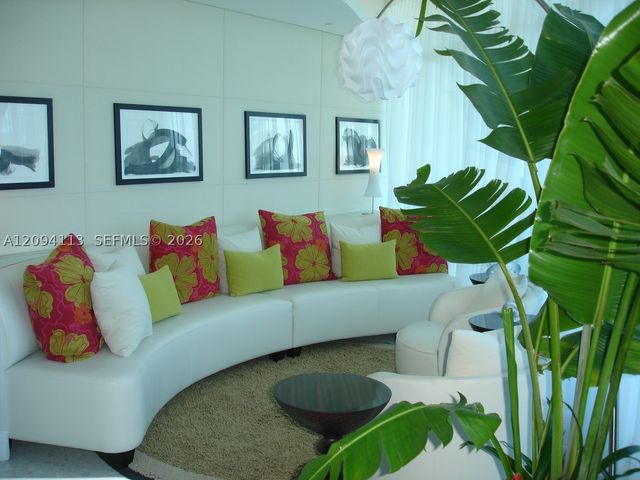 3801 Collins Ave 1806, Miami Beach, FL 33140