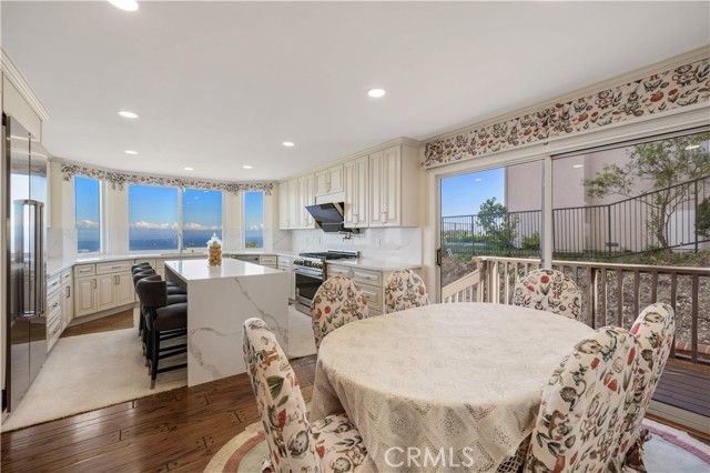 10 Avenue De Azalea, Rancho Palos Verdes, CA 90275