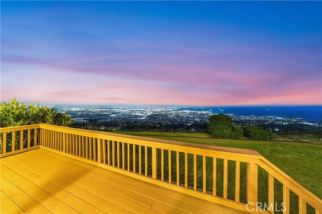 10 Avenue De Azalea, Rancho Palos Verdes, CA 90275