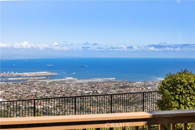 10 Avenue De Azalea, Rancho Palos Verdes, CA 90275