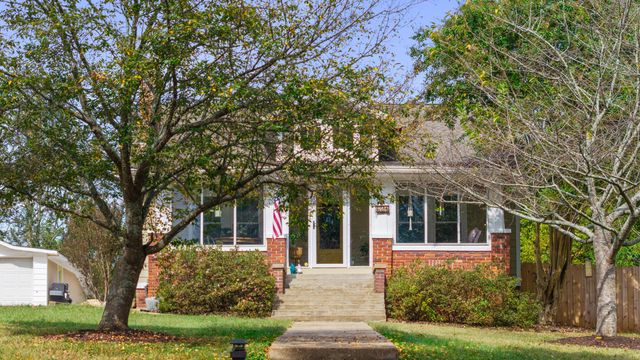 621 Highland Avenue NW, Cleveland, TN 37311