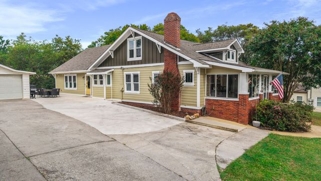 621 Highland Avenue NW, Cleveland, TN 37311