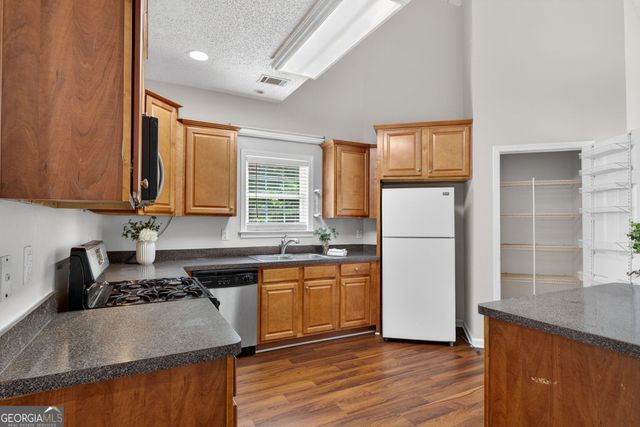 160 Miracle Lane, Fayetteville, GA 30215