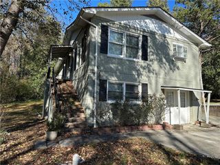 915 Lake Drive, Snellville, GA 30039