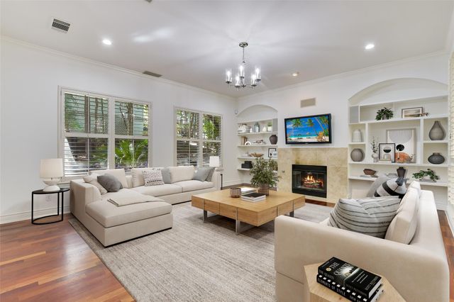 601 Upson ST A, Austin, TX 78703