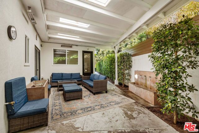 2744 S Bentley Avenue, Los Angeles, CA 90064