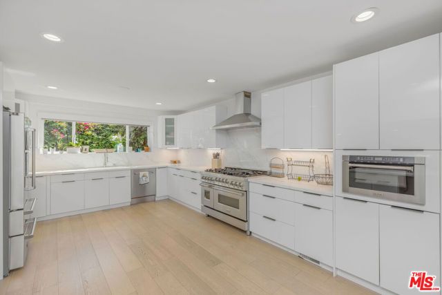 2744 S Bentley Avenue, Los Angeles, CA 90064