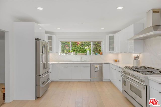 2744 S Bentley Avenue, Los Angeles, CA 90064