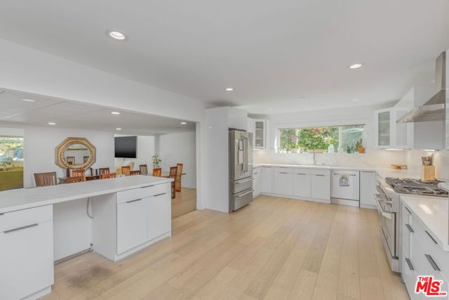 2744 S Bentley Avenue, Los Angeles, CA 90064