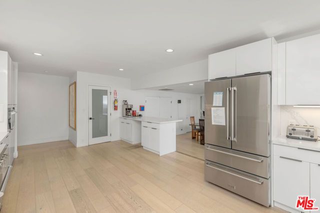 2744 S Bentley Avenue, Los Angeles, CA 90064