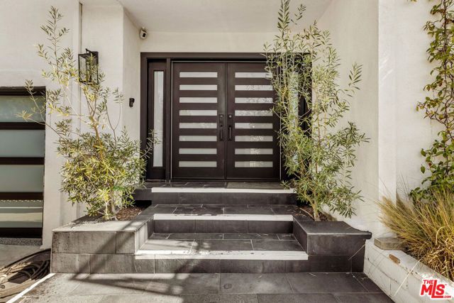 2744 S Bentley Avenue, Los Angeles, CA 90064