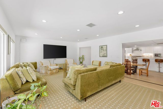 2744 S Bentley Avenue, Los Angeles, CA 90064