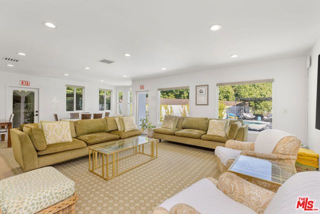 2744 S Bentley Avenue, Los Angeles, CA 90064