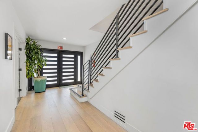 2744 S Bentley Avenue, Los Angeles, CA 90064