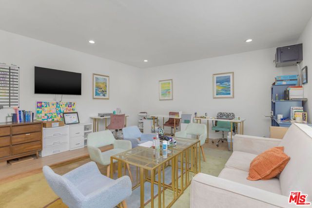 2744 S Bentley Avenue, Los Angeles, CA 90064