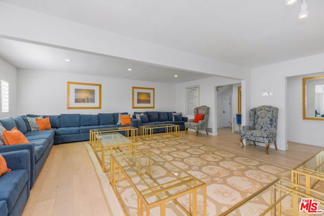 2744 S Bentley Avenue, Los Angeles, CA 90064