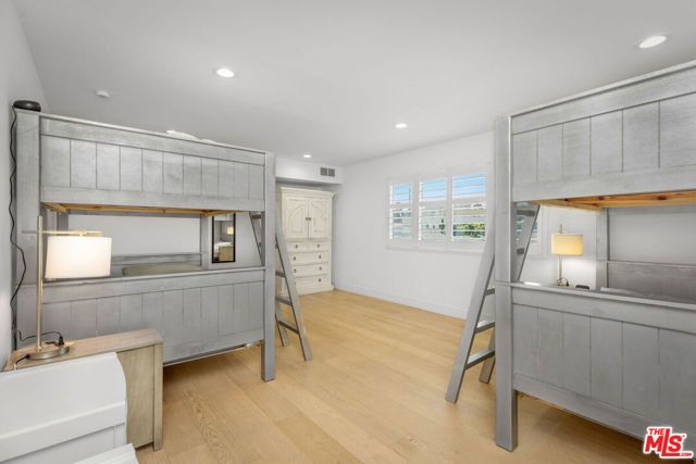 2744 S Bentley Avenue, Los Angeles, CA 90064