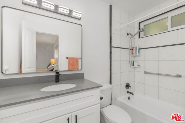 2744 S Bentley Avenue, Los Angeles, CA 90064