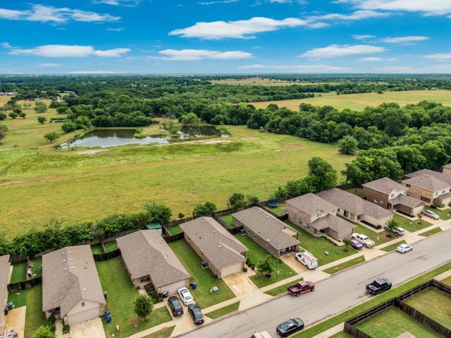 3308 Robin Road, Ennis, TX 75119