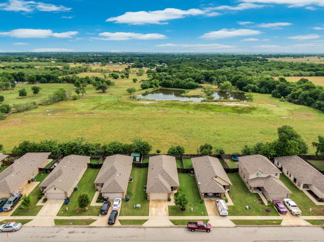3308 Robin Road, Ennis, TX 75119