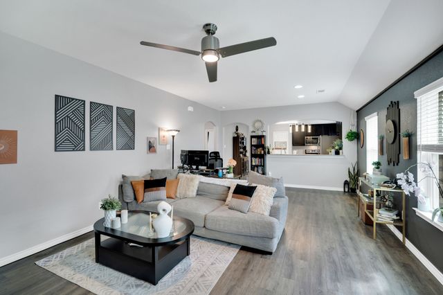 3308 Robin Road, Ennis, TX 75119