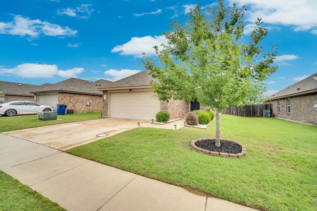 3308 Robin Road, Ennis, TX 75119