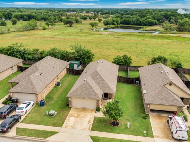 3308 Robin Road, Ennis, TX 75119
