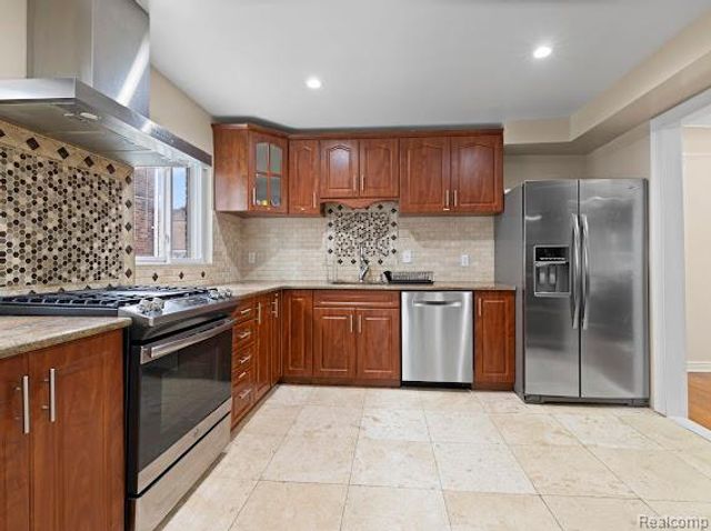 7261 Reuter Street, Dearborn, MI 48126