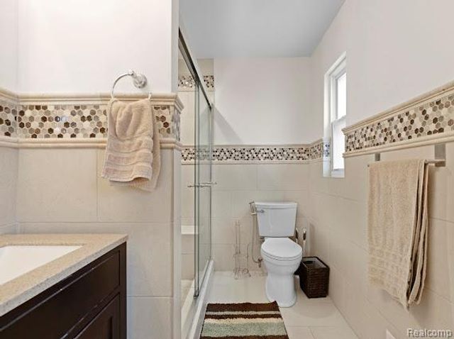 7261 Reuter Street, Dearborn, MI 48126