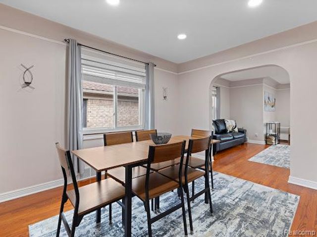 7261 Reuter Street, Dearborn, MI 48126