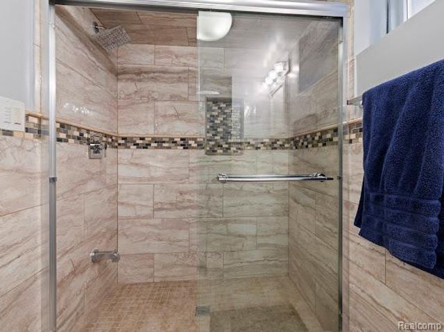 7261 Reuter Street, Dearborn, MI 48126