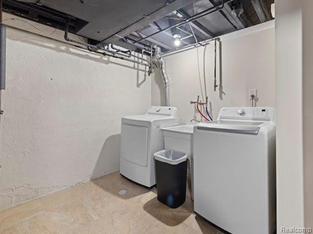 7261 Reuter Street, Dearborn, MI 48126