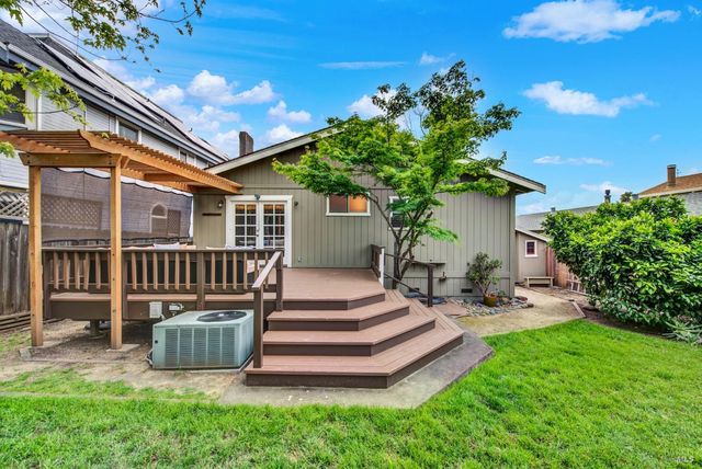 921 W K St, Benicia, CA 94510