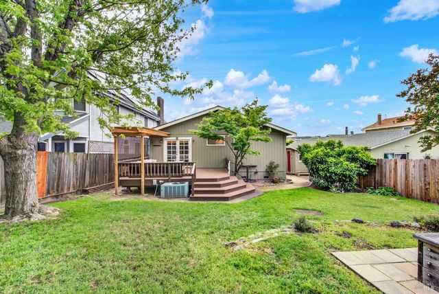 921 W K St, Benicia, CA 94510