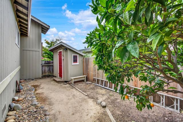 921 W K St, Benicia, CA 94510
