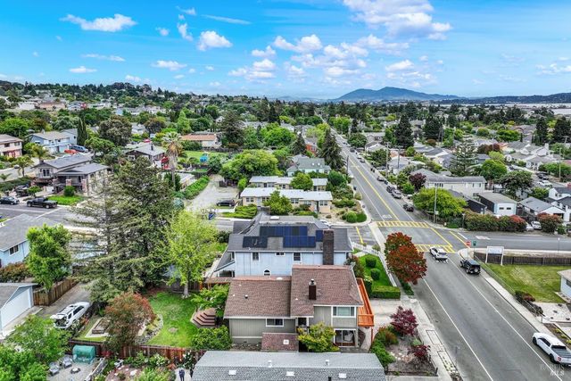 921 W K St, Benicia, CA 94510