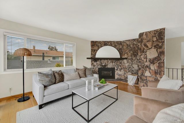921 W K St, Benicia, CA 94510