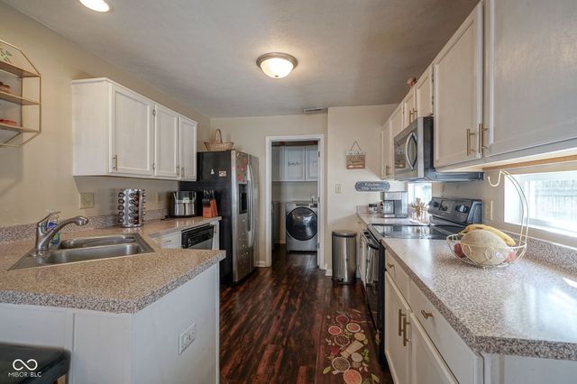 9904 Worthington Boulevard, Fishers, IN 46038