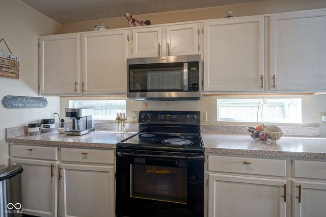 9904 Worthington Boulevard, Fishers, IN 46038